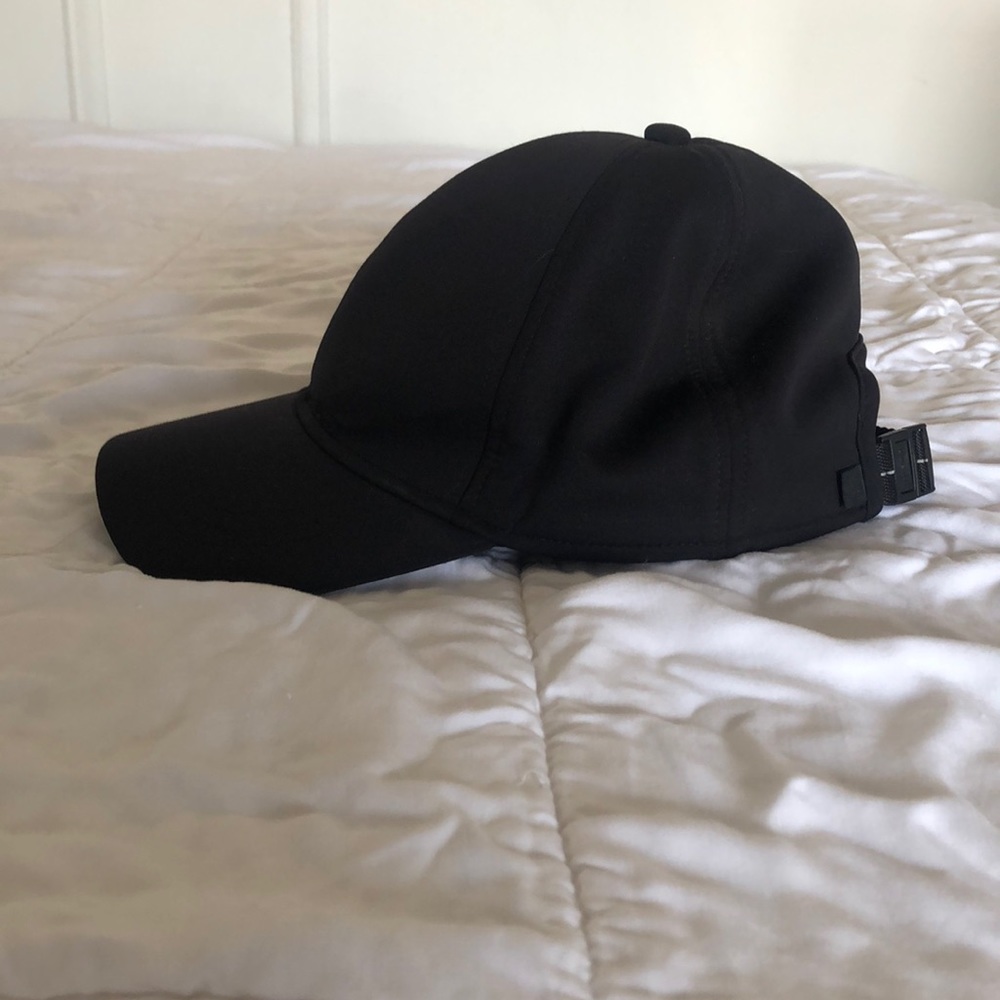 LUKULEMONS NEOPRENE HAT